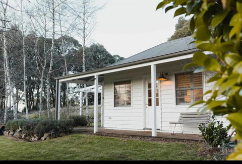 Peony Farm Pink Cottage - Hervey Bay Accommodation 1