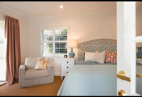 Peony Farm Pink Cottage - Hervey Bay Accommodation 3