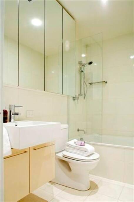 Perfectly Located Crows Nest Apartment C404 - Tourism Hervey Bay 2