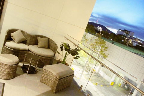 Perfectly Located Modern Apartment - Canberra CBD - Hervey Bay Accommodation 3