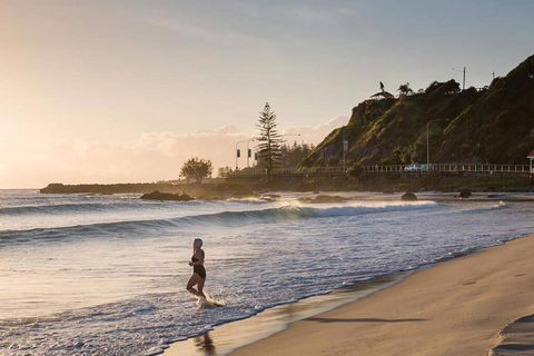 PET FRIENDLY & Super Central Retro Beach Pad! - Hervey Bay Accommodation 3