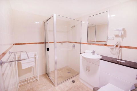 PI702 - Ideally Located Sydney CBD - Hervey Bay Accommodation 3