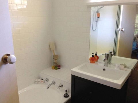 Picture Perfect Toorak, Entire Apartment - Tourism Hervey Bay 2