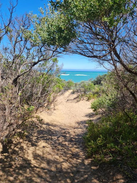 PIECE OF PARADISE, Huge 4 Bedroom Haven - Tourism Hervey Bay 0
