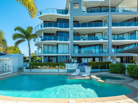 Pier View Serenity - Hervey Bay Accommodation 2