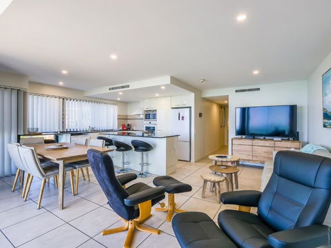 Pier View Serenity - Hervey Bay Accommodation 3