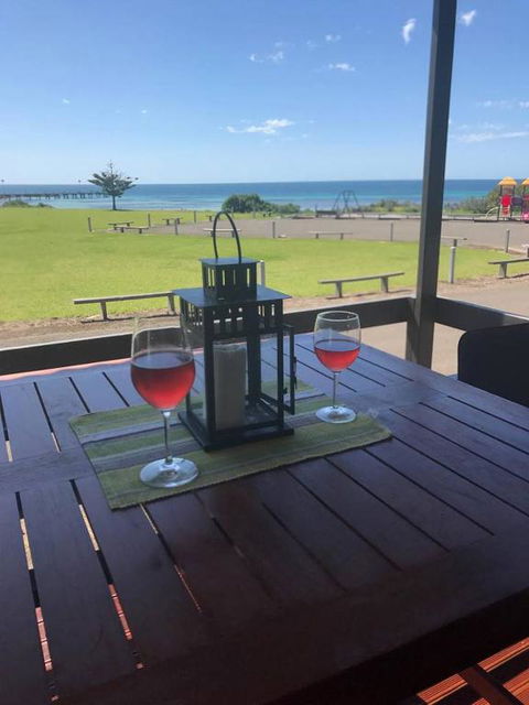Pine View Holiday Rental - Tourism Hervey Bay 0