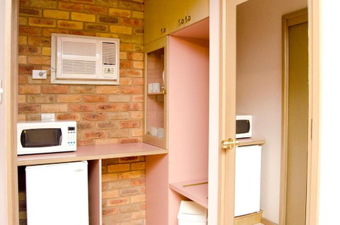 Pines Country Club Motor Inn - Hervey Bay Accommodation 1