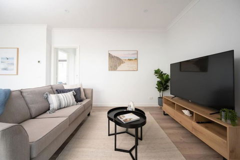 PIPER Modern Home Walk To Beach Shops Parks - Hervey Bay Accommodation 1