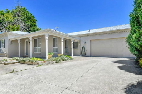 Piper St - CBD, Cosy Escape - Hervey Bay Accommodation 2