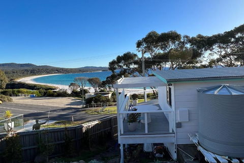 PIPI SHACK - Iconic Waterfront Shack Binalong Bay - Hervey Bay Accommodation 0