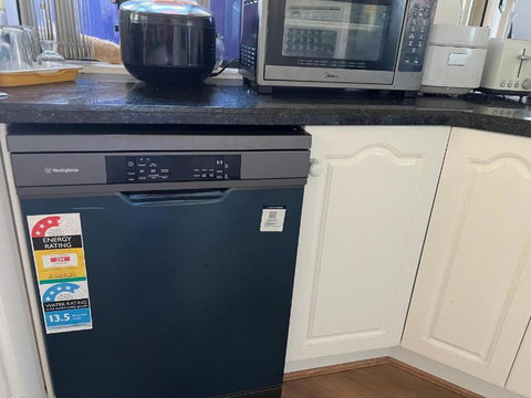 Pleasant Private Room In Taylors Lake Near Melbourne Airport - Hervey Bay Accommodation 2