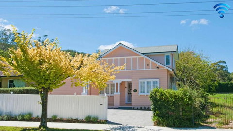 Plum Tree Cottage - Tourism Hervey Bay 0