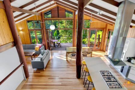 Pole Home In Paradise @ Kuranda - Hervey Bay Accommodation 2