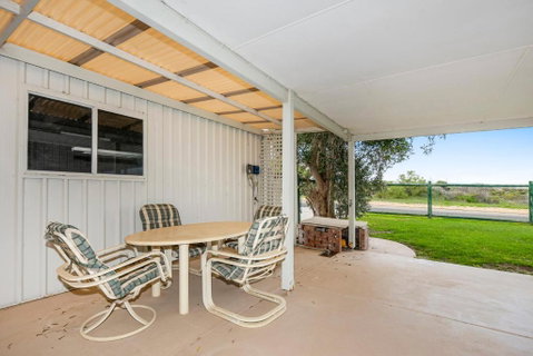Ponderosa - Dunes Right On You Doorstep - Hervey Bay Accommodation 3