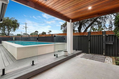 Pool House Hideaway - Tourism Hervey Bay 1