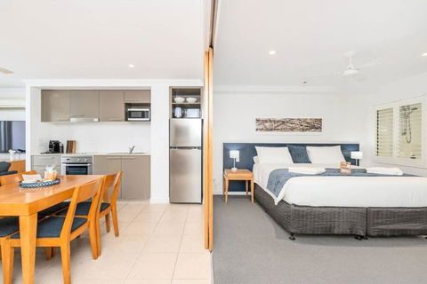 Pool View Paradise At The Pier - Hervey Bay Accommodation 1