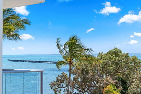 Pool View Paradise At The Pier - Hervey Bay Accommodation 2