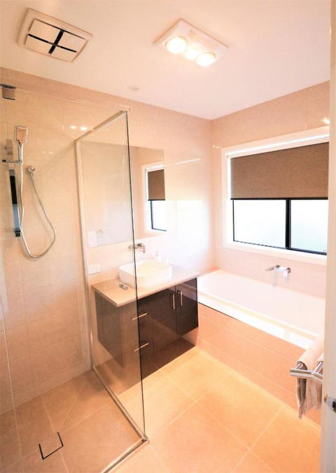 Popular Luxury Villa Kialla Shepparton - Tourism Hervey Bay 2