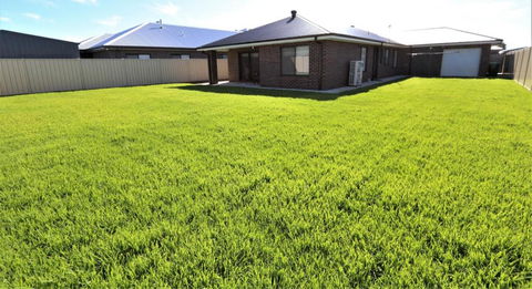 Popular Luxury Villa Kialla Shepparton - Tourism Hervey Bay 1