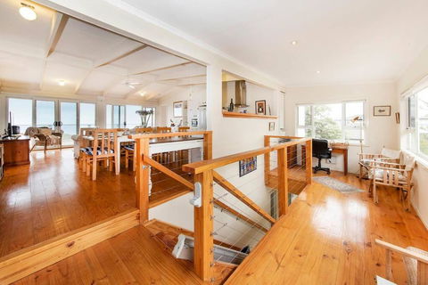 PORT WILLUNGA DREAMING A Beach Front Experience - Hervey Bay Accommodation 2