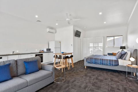 Port Lincoln Shark Apartment 6 - Hervey Bay Accommodation 0