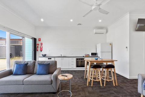 Port Lincoln Shark Apartment 6 - Hervey Bay Accommodation 1