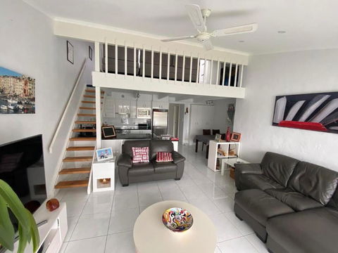 Port Lincoln Marina Waterfront Apartment - Tourism Hervey Bay 0