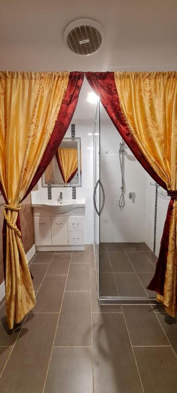 Quiet 2 Bedroom Farm House - Hervey Bay Accommodation 1