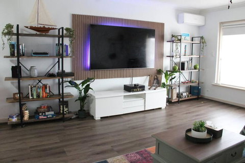 Raeside Home - Tourism Hervey Bay 0