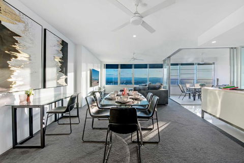 Q Tower Apartments In Surfers Paradise - From Level 3 - Self Contained & Privately Managed - Wow Stay - Hervey Bay Accommodation 1