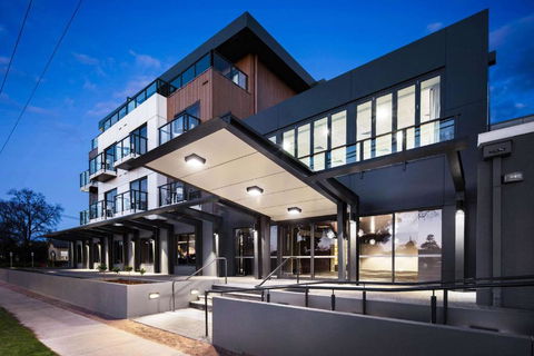 Quality Hotel Lakeside - Hervey Bay Accommodation 1