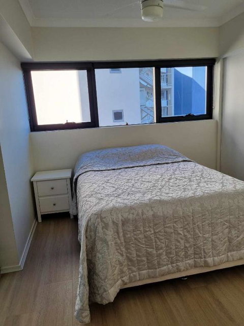 Private Bedroom And Bathroom In A Shared Apartment - Hervey Bay Accommodation 2