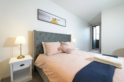 Preston Spacious 2BRM Apartment Free Parking Wi-Fi - Tourism Hervey Bay 0