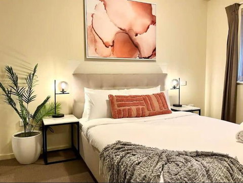 Prime Location 1 Bdr Apt In Perth - Hervey Bay Accommodation 1