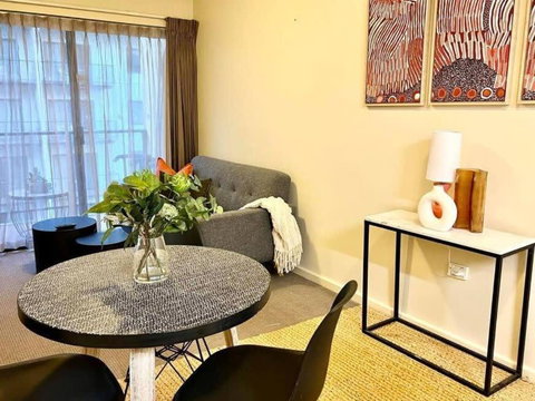 Prime Location 1 Bdr Apt In Perth - Hervey Bay Accommodation 2