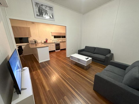 Private 1 Bedroom Apartment With Fenced Yard - Hervey Bay Accommodation 0
