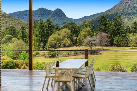 Private Luxury In The Mountains With Running Creek - Hervey Bay Accommodation 3