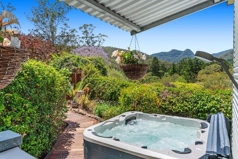 Private Luxury In The Mountains With Running Creek - Hervey Bay Accommodation 2