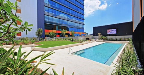 Private Bedroom & Bathroom In Shared Inner Brisbane Apartment - Hervey Bay Accommodation 1