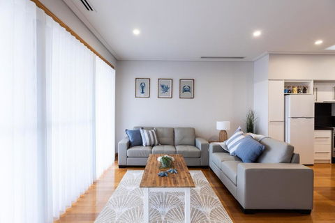 Promenade Unit 4 - Hervey Bay Accommodation 1