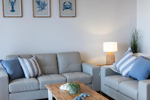 Promenade Unit 4 - Hervey Bay Accommodation 3