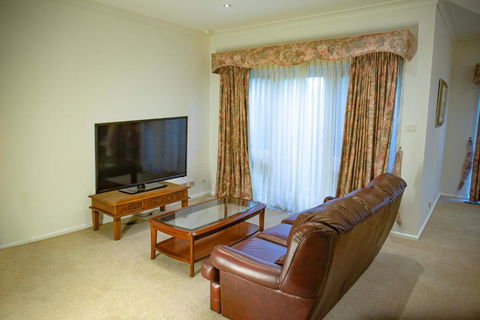 Pyne House - Tourism Hervey Bay 3