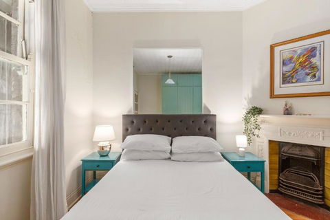 Quaint 3-Bed Heritage Home In The Heart Of Sydney - Hervey Bay Accommodation 0