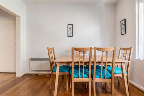 Quaint & Homey Ripponlea Flat - Hervey Bay Accommodation 3