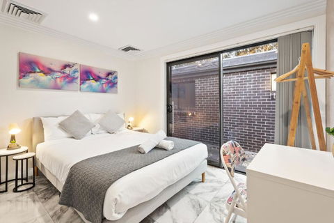 Quaint Double Room - Centrally Located At Glenfield - Shared Bathroom - Hervey Bay Accommodation 1