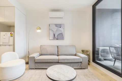 Quaint Stylish Hideout In Trendy South Melbourne - Hervey Bay Accommodation 1