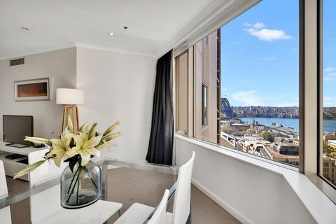 Quality Apartment In The Rocks GLO1203 - Hervey Bay Accommodation 0