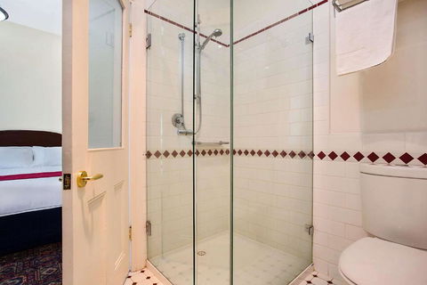 Quality Hotel Bentinck - Hervey Bay Accommodation 2