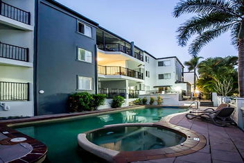 Quality Esplanade Apartment with Hervey Bay Accommodation